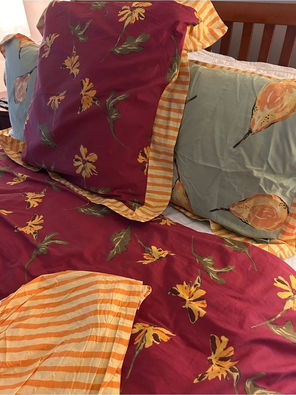 Pine Cone Hill Daisy & Pear Droll Designs Comforter Set